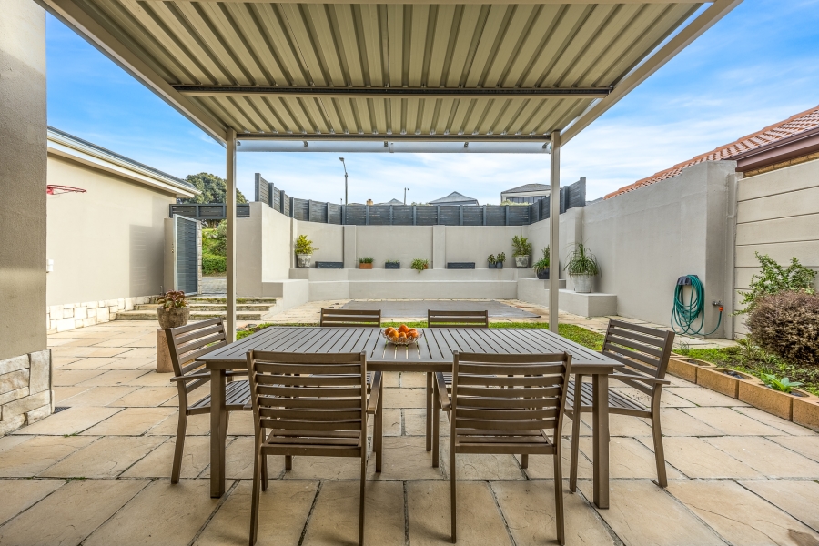 3 Bedroom Property for Sale in Protea Heights Western Cape